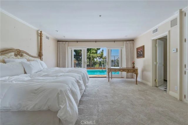 16172 Royal Oak Road, Encino, CA 91436