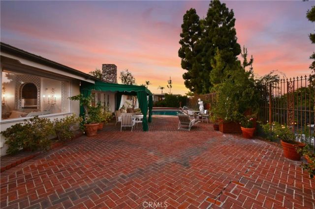 16172 Royal Oak Road, Encino, CA 91436