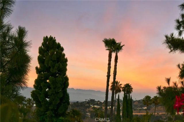 16172 Royal Oak Road, Encino, CA 91436