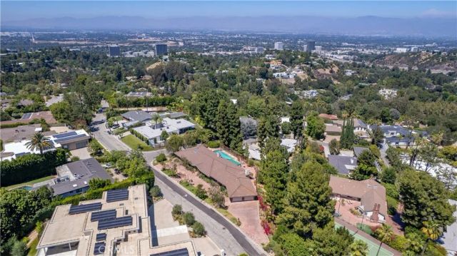 16172 Royal Oak Road, Encino, CA 91436