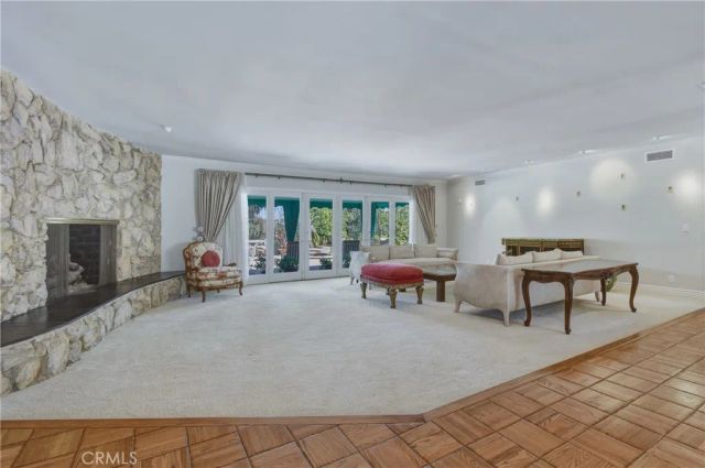 16172 Royal Oak Road, Encino, CA 91436