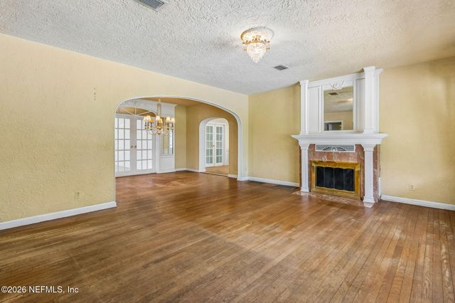 6450 HYDE GROVE Avenue, Jacksonville, FL 32210