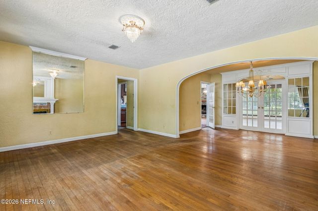 6450 HYDE GROVE Avenue, Jacksonville, FL 32210