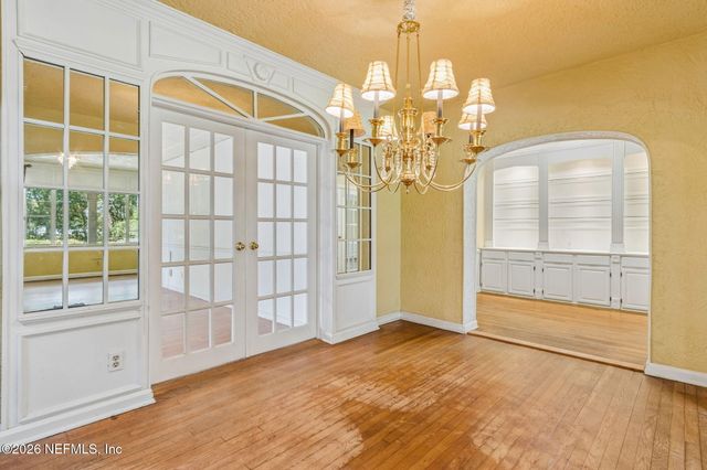 6450 HYDE GROVE Avenue, Jacksonville, FL 32210