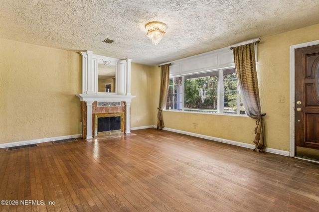 6450 HYDE GROVE Avenue, Jacksonville, FL 32210