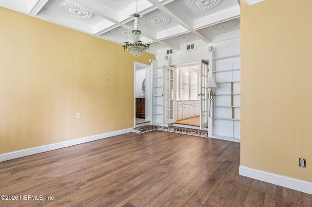 6450 HYDE GROVE Avenue, Jacksonville, FL 32210