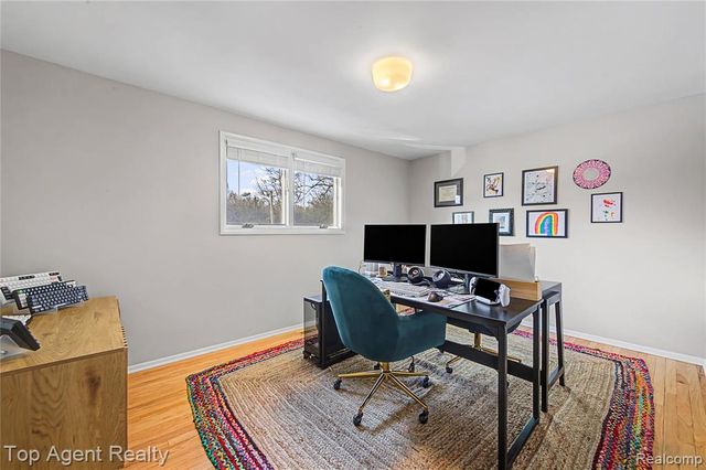 152 E Hickory Grove Road, Bloomfield Hills, MI 48304