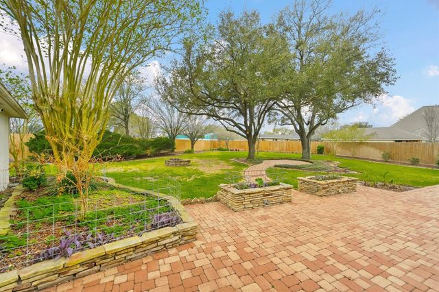 9310 Stone Post Circle, Houston, TX 77064
