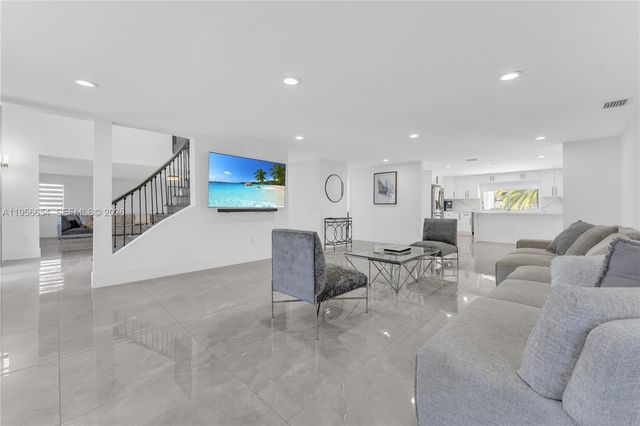 11824 SW 43rd Court, Davie, FL 33330
