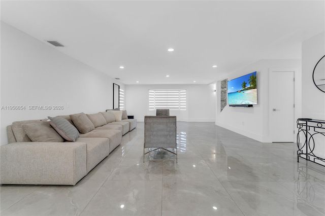 11824 SW 43rd Court, Davie, FL 33330