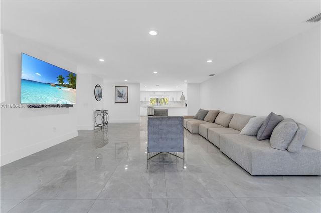 11824 SW 43rd Court, Davie, FL 33330