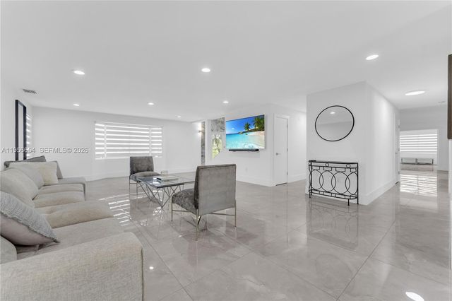 11824 SW 43rd Court, Davie, FL 33330