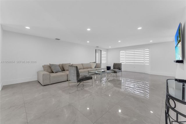 11824 SW 43rd Court, Davie, FL 33330