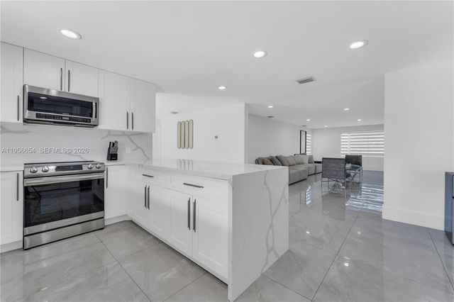 11824 SW 43rd Court, Davie, FL 33330