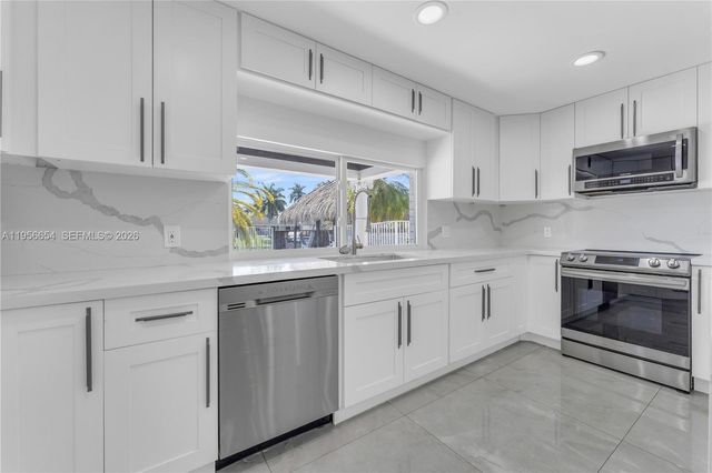 11824 SW 43rd Court, Davie, FL 33330