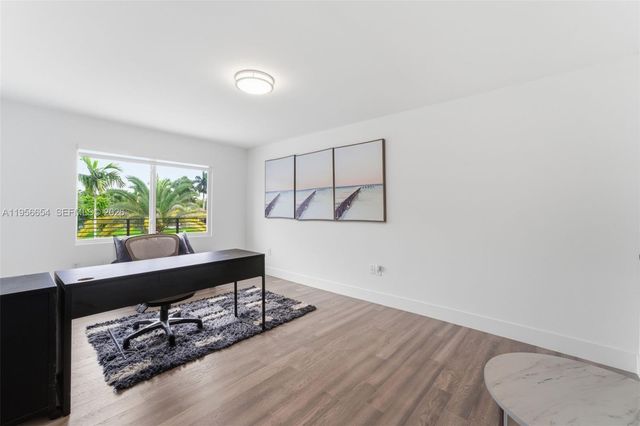 11824 SW 43rd Court, Davie, FL 33330