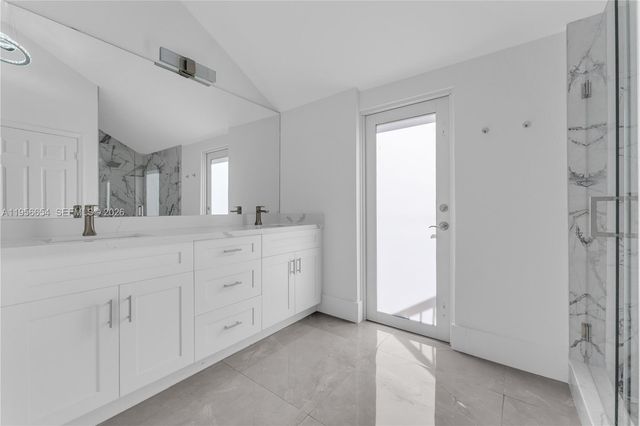 11824 SW 43rd Court, Davie, FL 33330