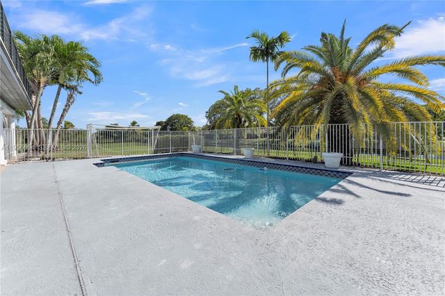 11824 SW 43rd Court, Davie, FL 33330