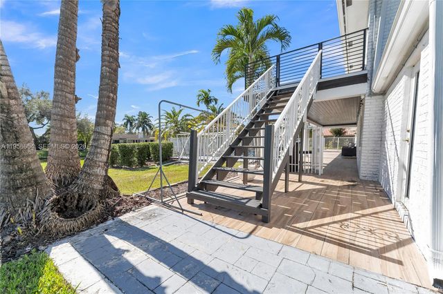 11824 SW 43rd Court, Davie, FL 33330