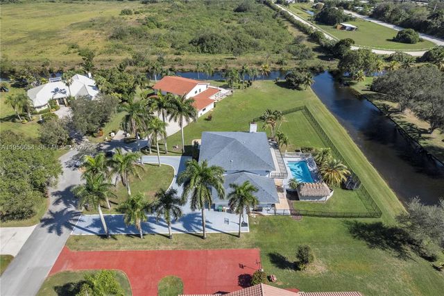 11824 SW 43rd Court, Davie, FL 33330