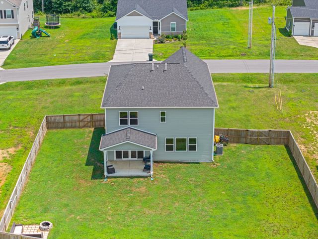 707 Chestnut Bend, Dickson, TN 37055
