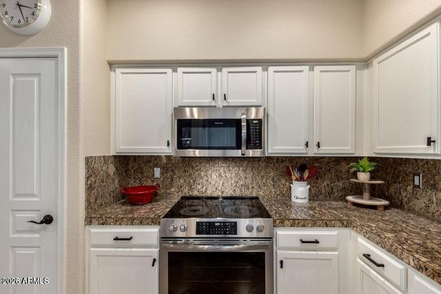 15221 N CLUBGATE Drive 1121, Scottsdale, AZ 85254
