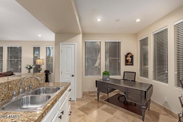 15221 N CLUBGATE Drive 1121, Scottsdale, AZ 85254