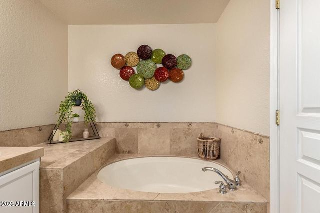 15221 N CLUBGATE Drive 1121, Scottsdale, AZ 85254