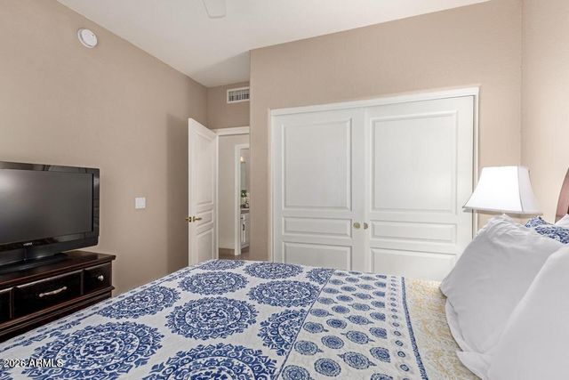 15221 N CLUBGATE Drive 1121, Scottsdale, AZ 85254