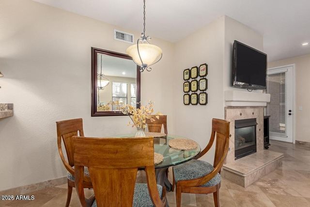 15221 N CLUBGATE Drive 1121, Scottsdale, AZ 85254