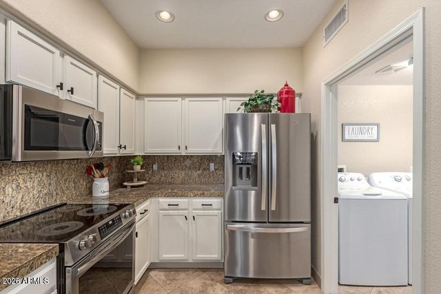 15221 N CLUBGATE Drive 1121, Scottsdale, AZ 85254