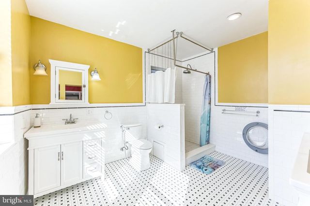 2202 E CUMBERLAND ST, Philadelphia, PA 19125