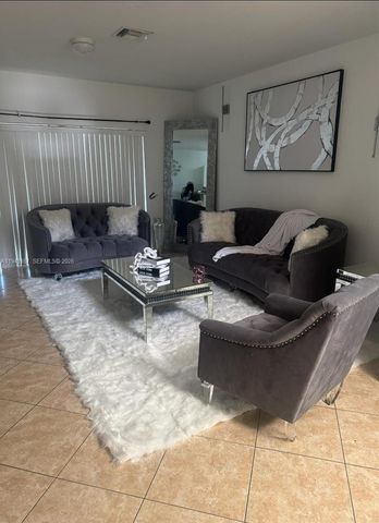 501 Talia Circle, Palm Springs, FL 33461