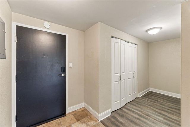 700 E 8th Street 5B, Kansas City, MO 64106