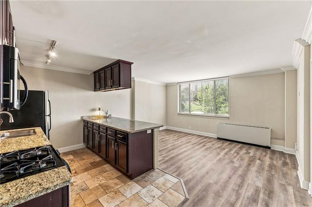 700 E 8th Street 5B, Kansas City, MO 64106