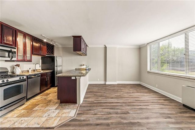 700 E 8th Street 5B, Kansas City, MO 64106