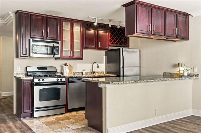 700 E 8th Street 5B, Kansas City, MO 64106