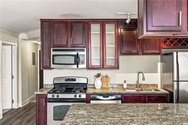700 E 8th Street 5B, Kansas City, MO 64106
