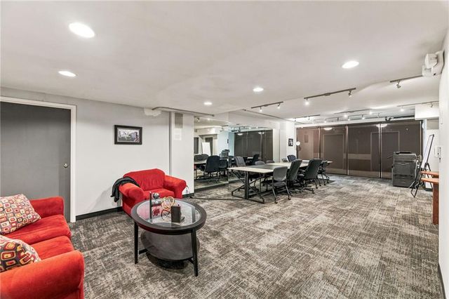 700 E 8th Street 5B, Kansas City, MO 64106