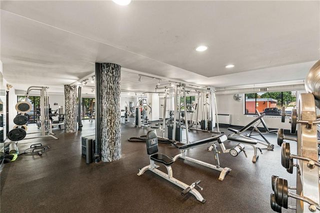 700 E 8th Street 5B, Kansas City, MO 64106