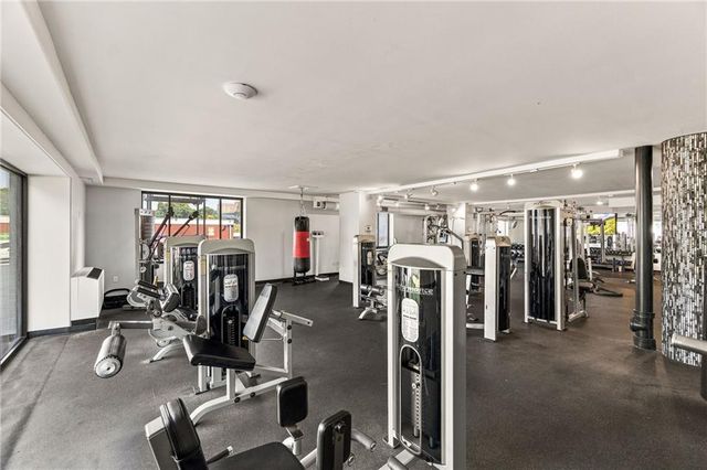 700 E 8th Street 5B, Kansas City, MO 64106