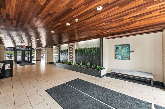 700 E 8th Street 5B, Kansas City, MO 64106