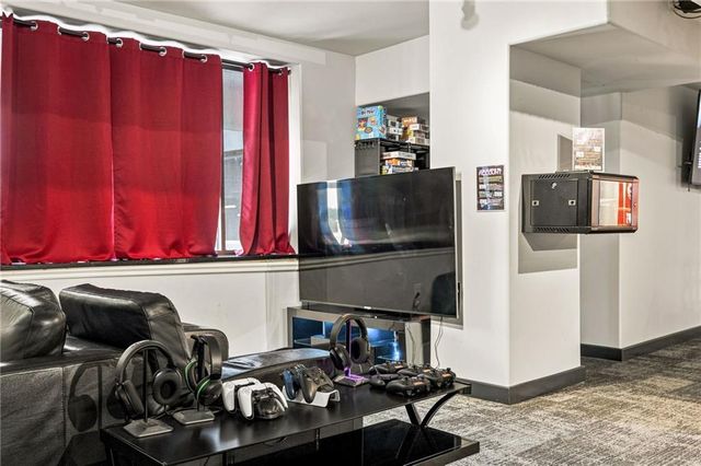 700 E 8th Street 5B, Kansas City, MO 64106