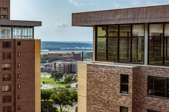 700 E 8th Street 5B, Kansas City, MO 64106