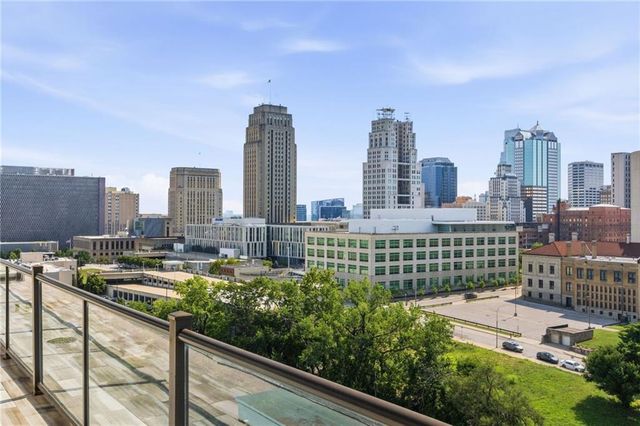 700 E 8th Street 5B, Kansas City, MO 64106