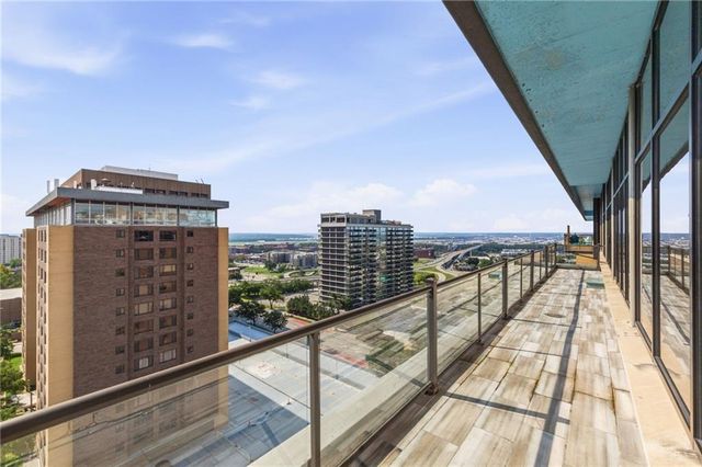 700 E 8th Street 5B, Kansas City, MO 64106