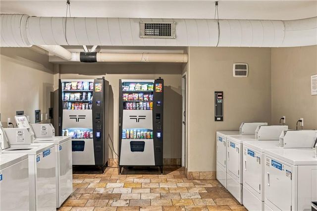 700 E 8th Street 5B, Kansas City, MO 64106