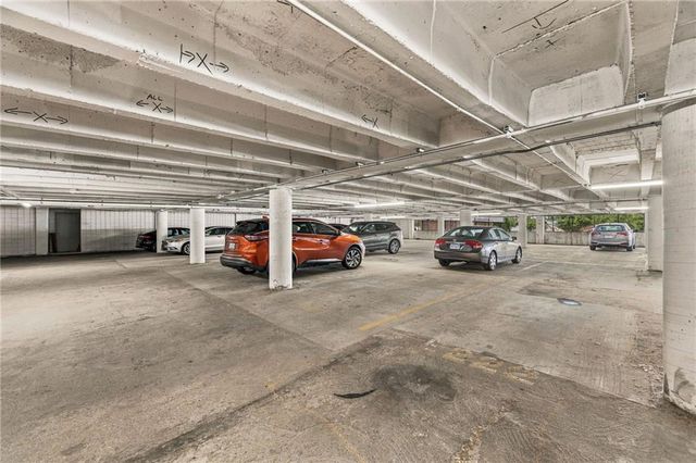 700 E 8th Street 5B, Kansas City, MO 64106