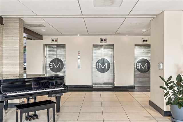 700 E 8th Street 5B, Kansas City, MO 64106