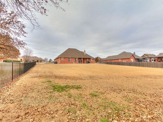 726 Silver Tree Drive, Choctaw, OK 73020
